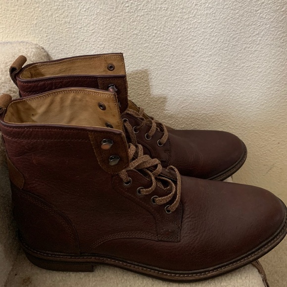 Men’s Ugg boots - Picture 3 of 3